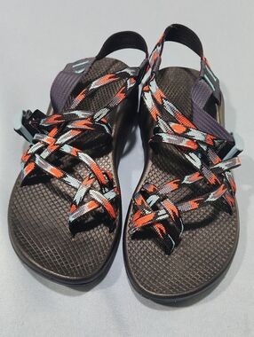 Chaco Womens Sandals In Red And Blue Pattern. Size 10.